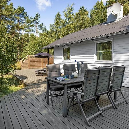 3 Bedroom Cozy Home In Neksø Esterno foto