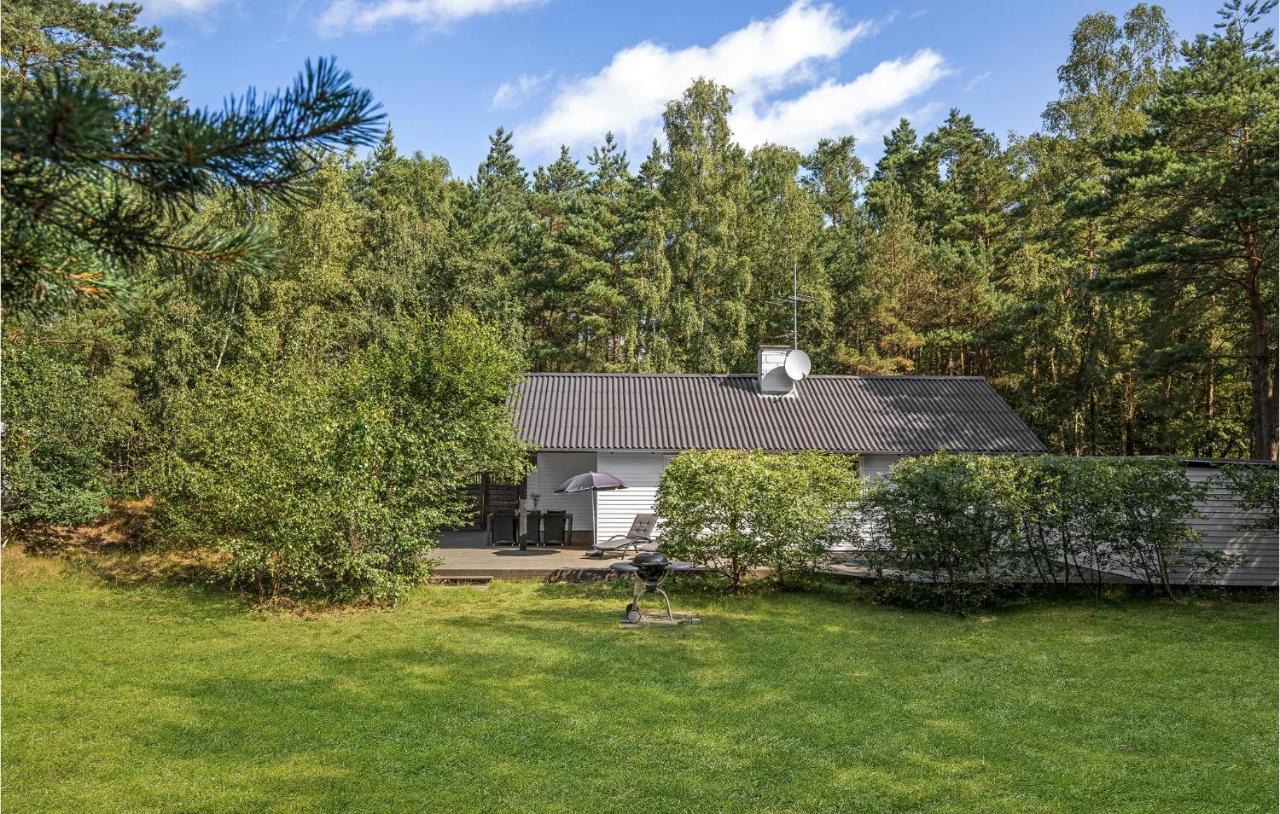 3 Bedroom Cozy Home In Neksø Esterno foto